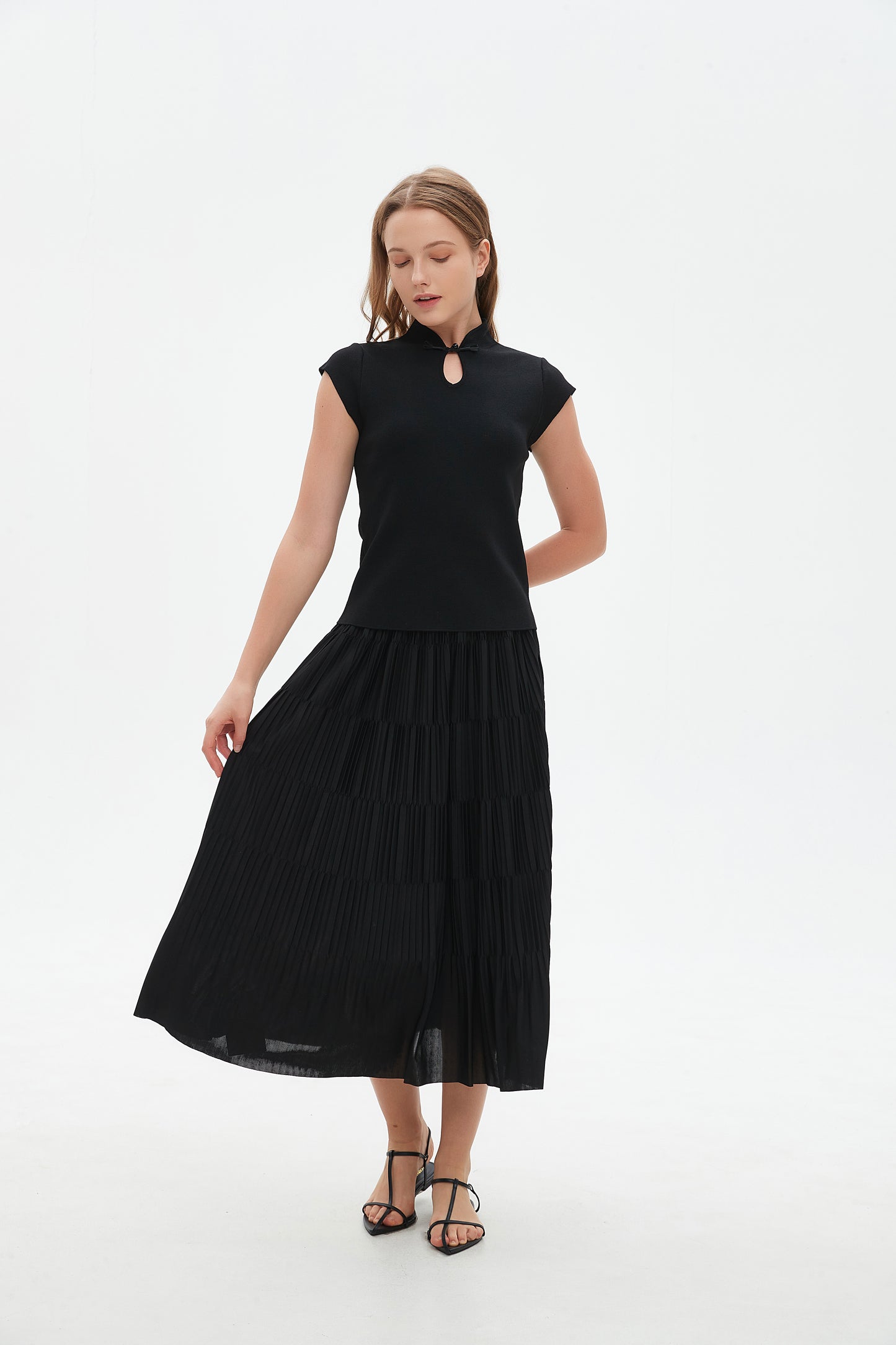 Bora pleated midi skirt with elastic waist