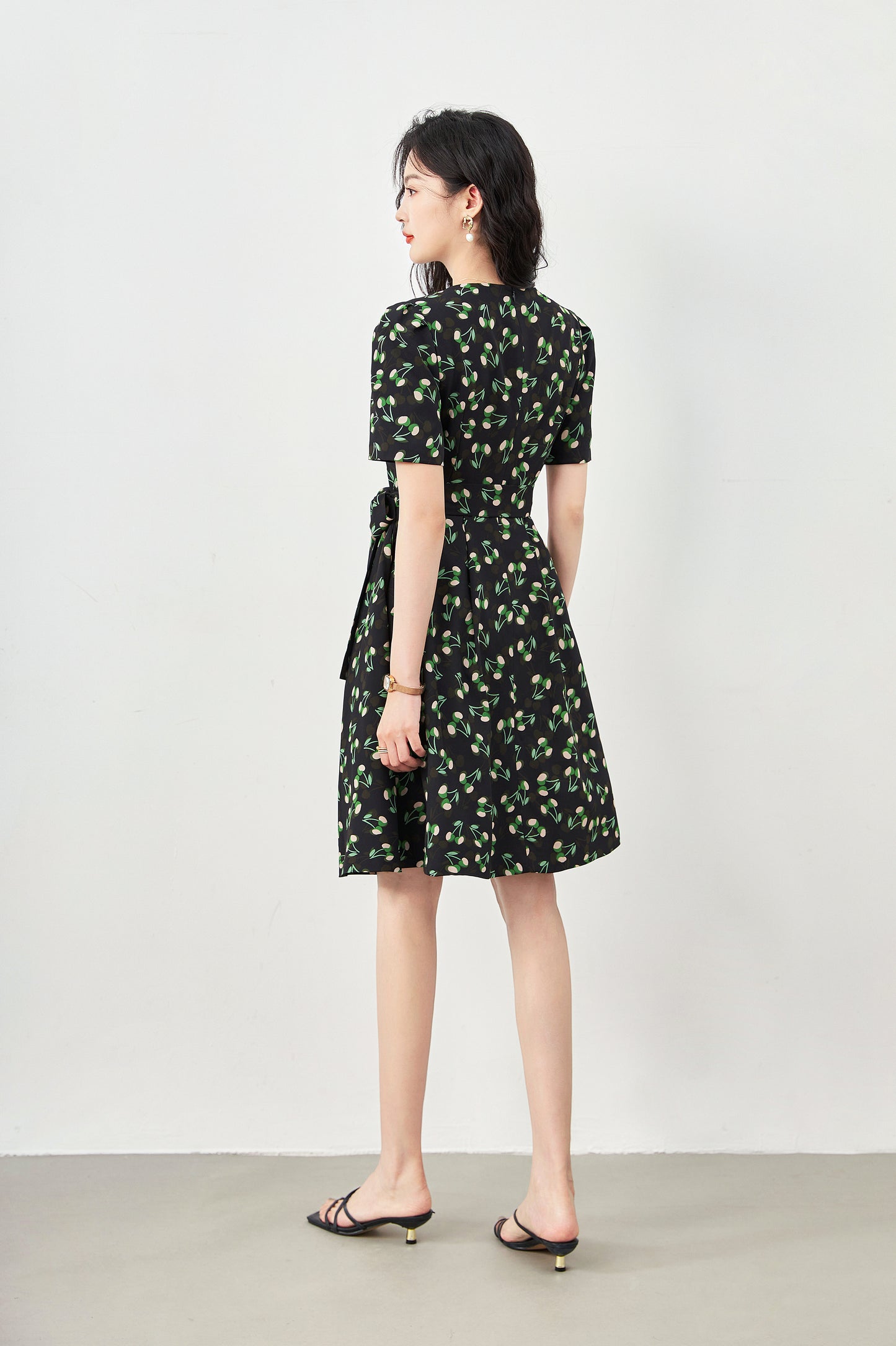 Suri chiffon printed round neck dress with belt