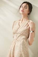 Load image into Gallery viewer, Sancia Puff sleeve floral dress
